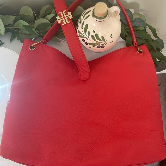 Tory Burch vibrant pebbled red leather shoulder bag NWOT pristine condit… - Picture 7 of 9